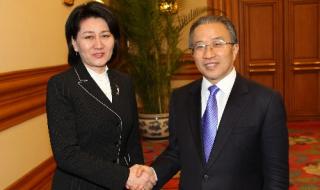 蒙古国总理抵达北京